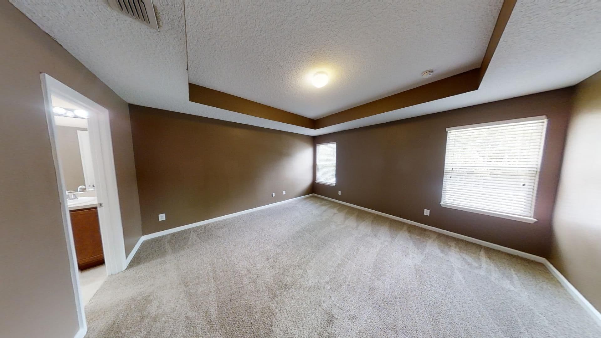 Jacksonville House: 15695 Lexington Park Boulevard