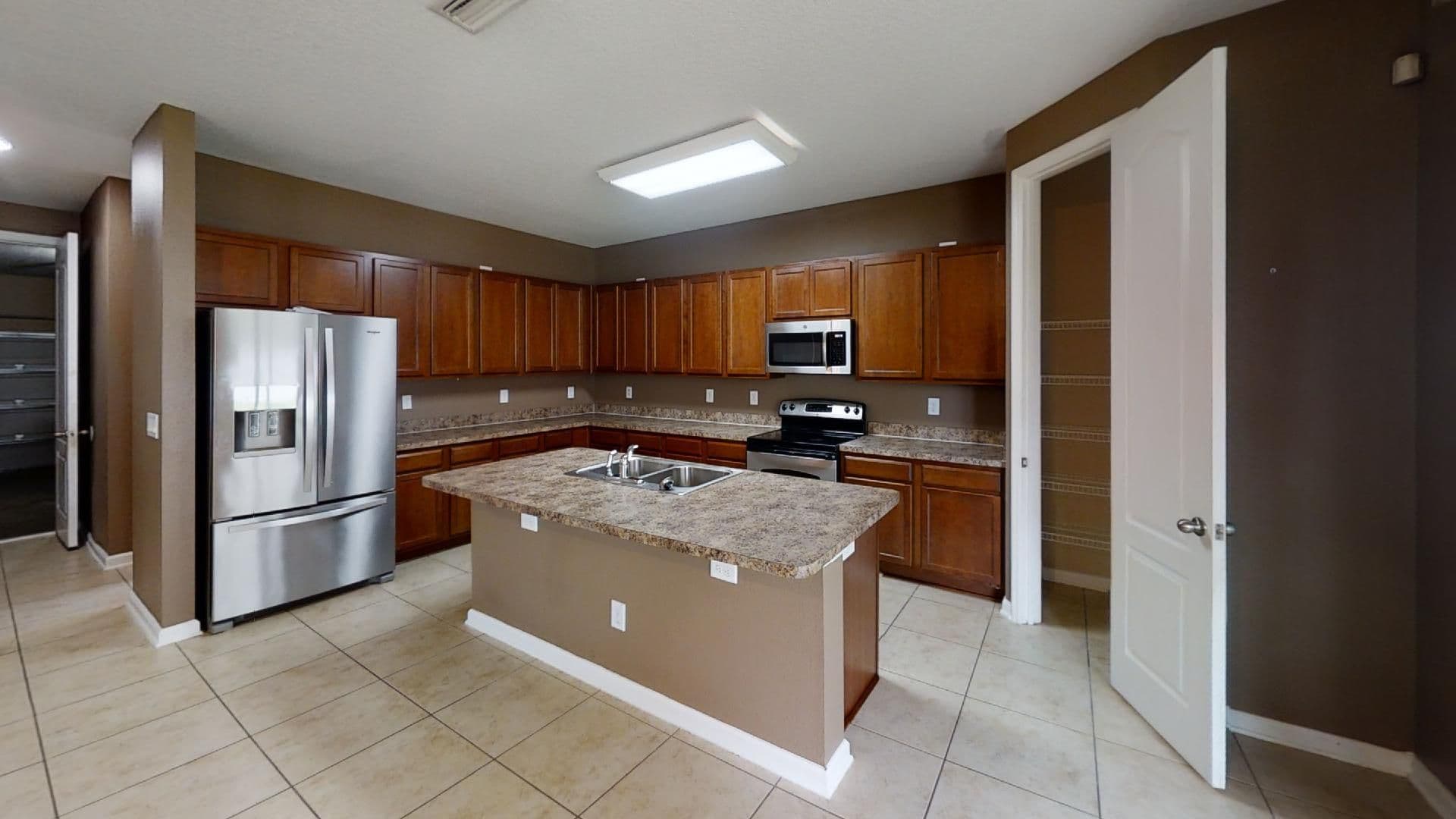 Jacksonville House: 15695 Lexington Park Boulevard