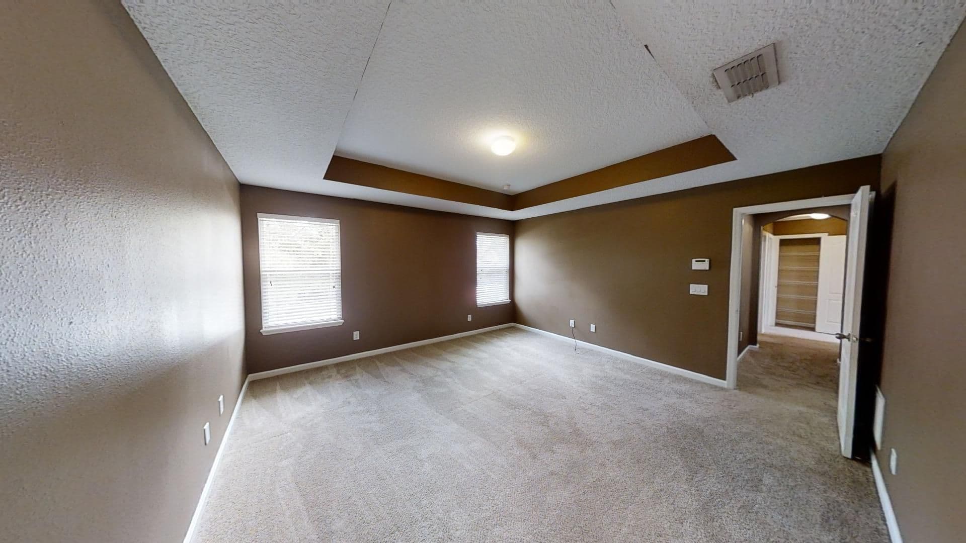 Jacksonville House: 15695 Lexington Park Boulevard
