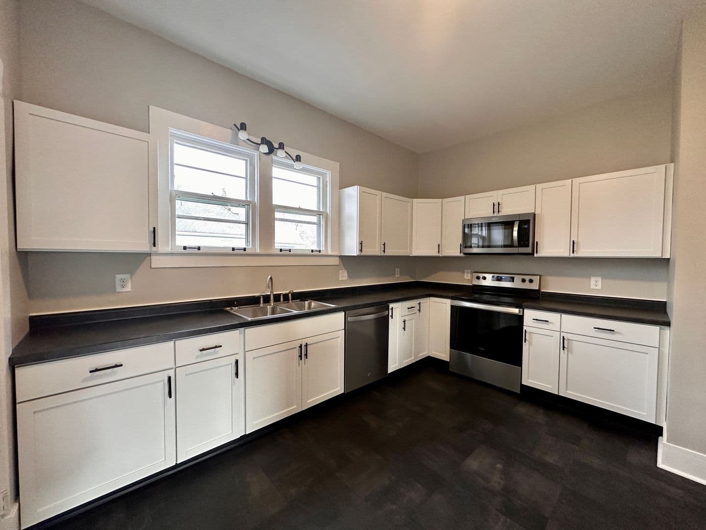Terre Haute House: 1475 S 10th Street