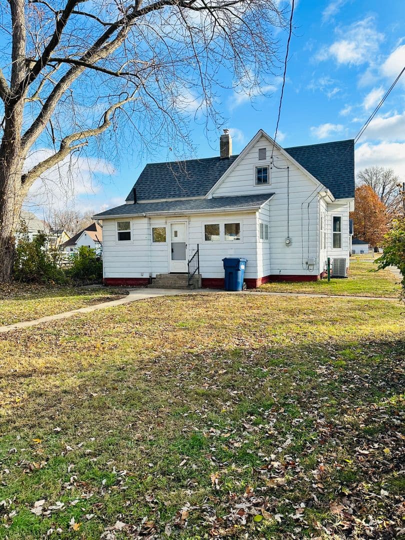 Terre Haute House: 1475 S 10th Street