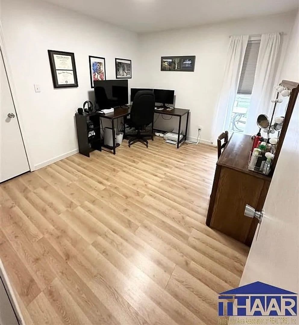Terre Haute House: 2317 E Clayton Drive