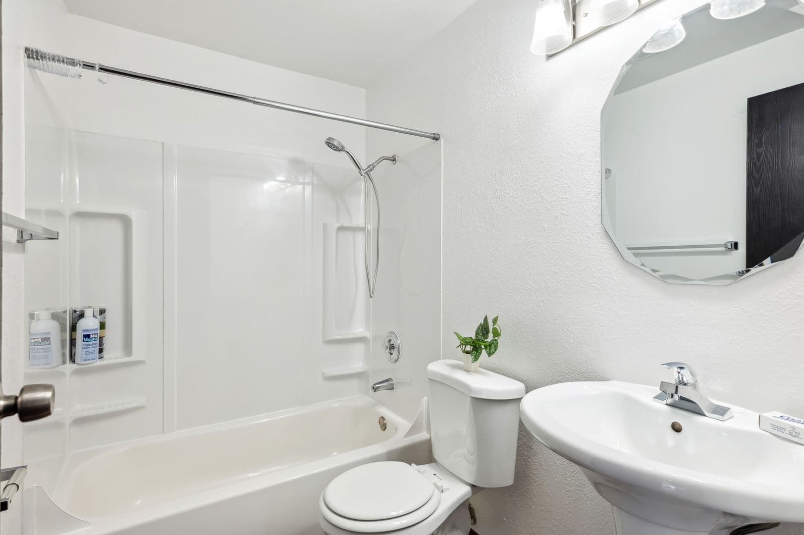 Bellevue Apartment: 12711 SE 42nd St,
