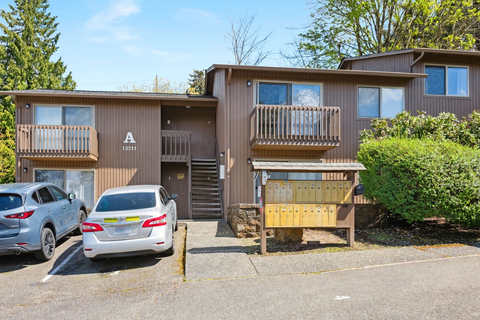 Bellevue Apartment: 12711 SE 42nd St,