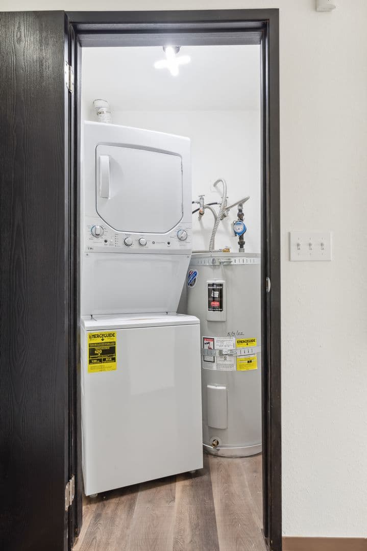 Bellevue Apartment: 12711 SE 42nd St,