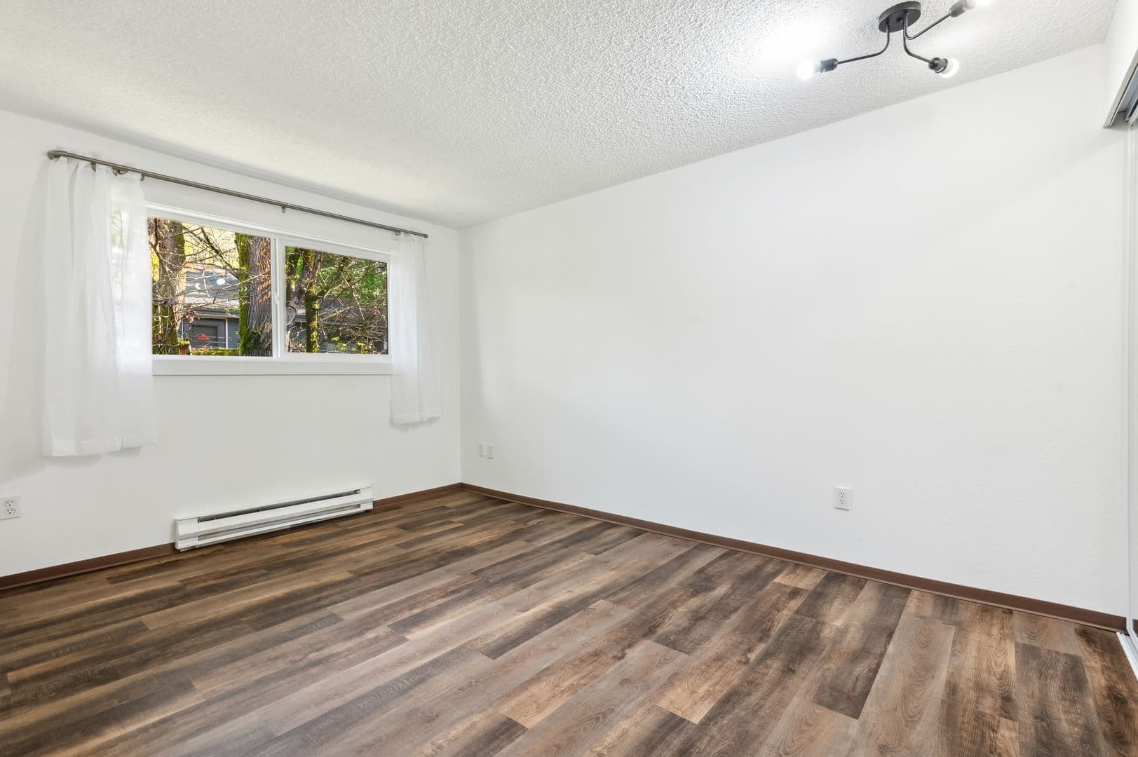 Bellevue Apartment: 12711 SE 42nd St,