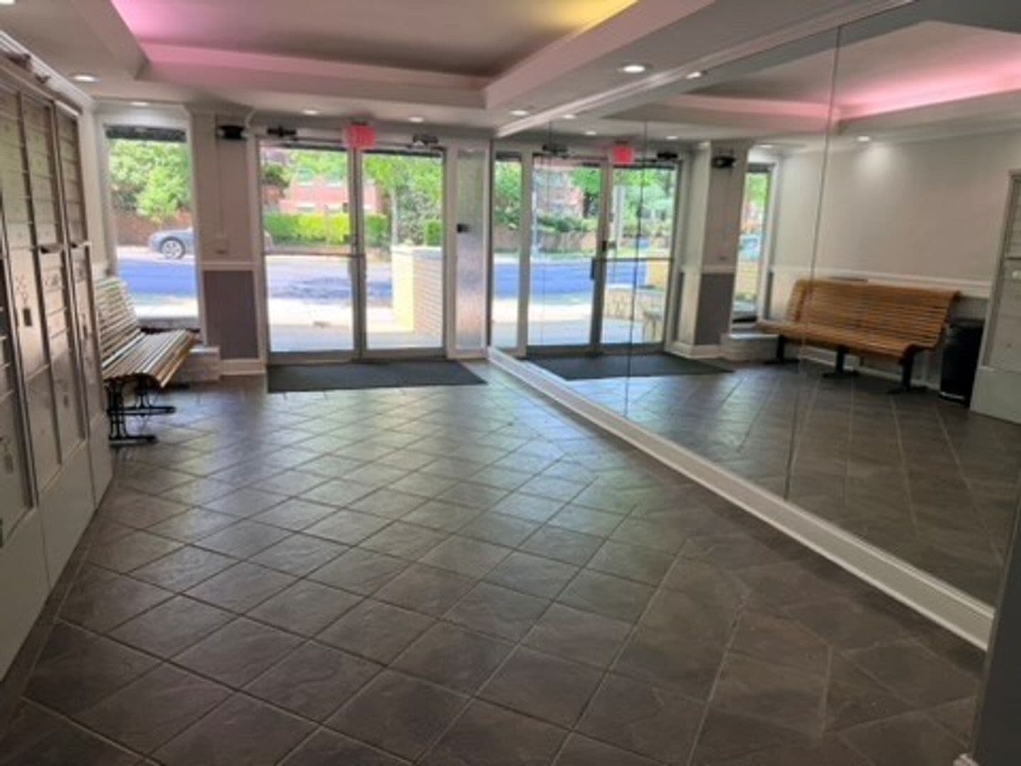Washington Apartment: 5323 Connecticut Ave NW