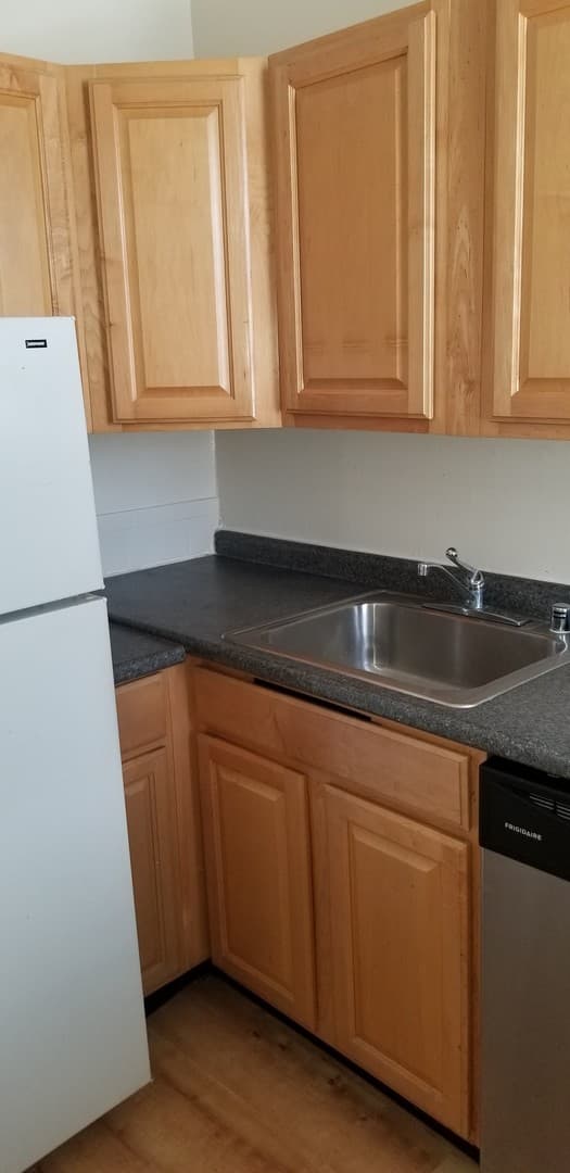 Washington Apartment: 3222-3224 Wisconsin Avenue NW