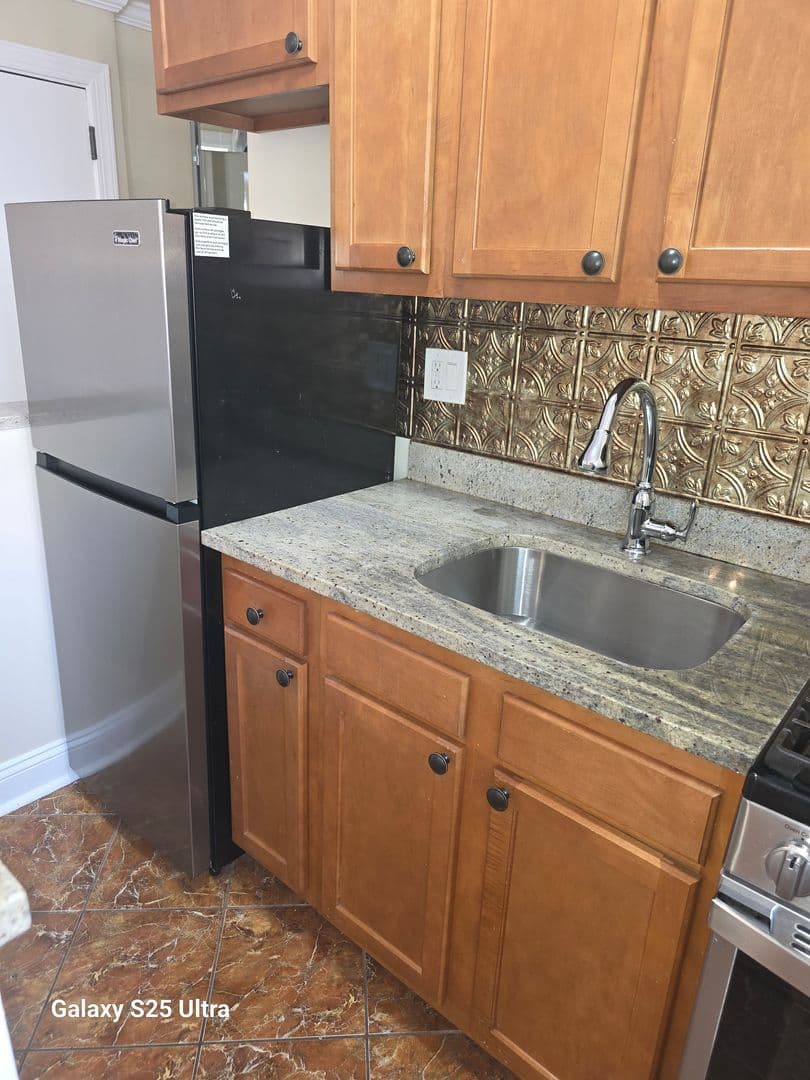 Washington Apartment: 1815 Riggs Place NW