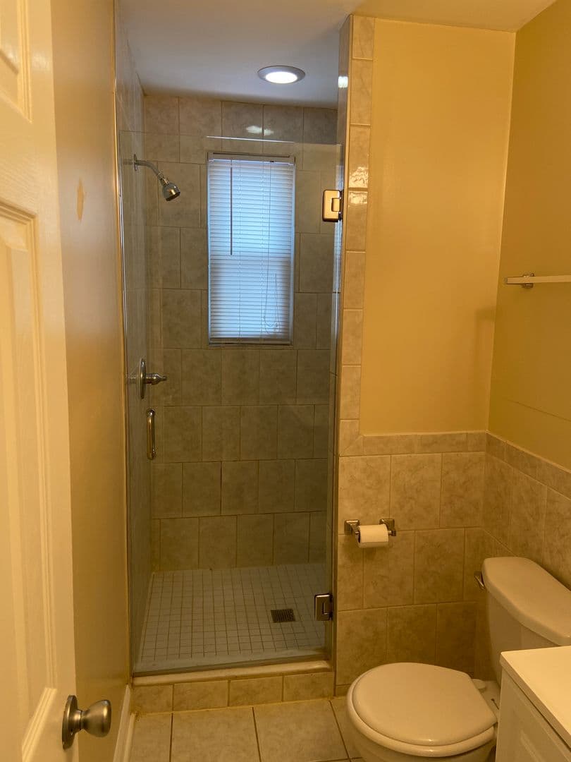 Washington Apartment: 1815 Riggs Place NW