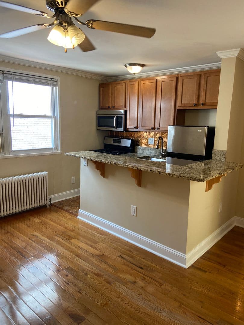 Washington Apartment: 1815 Riggs Place NW