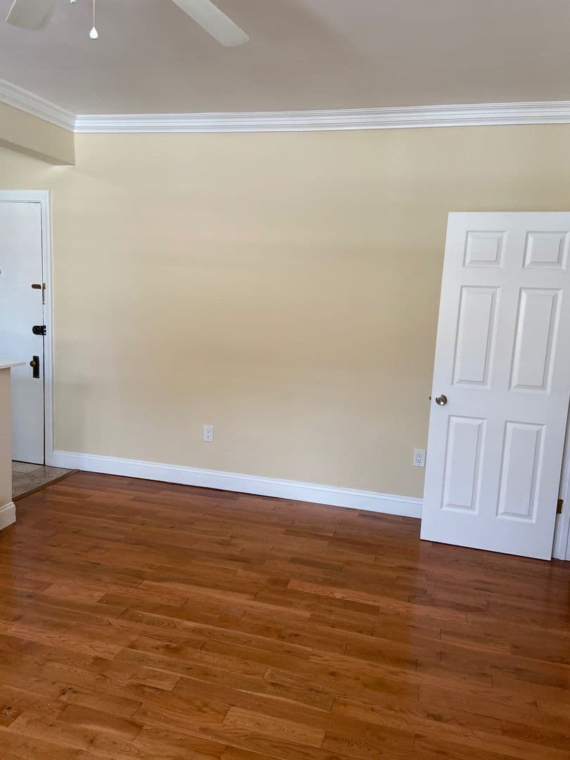 Washington Apartment: 1435 N Street NW