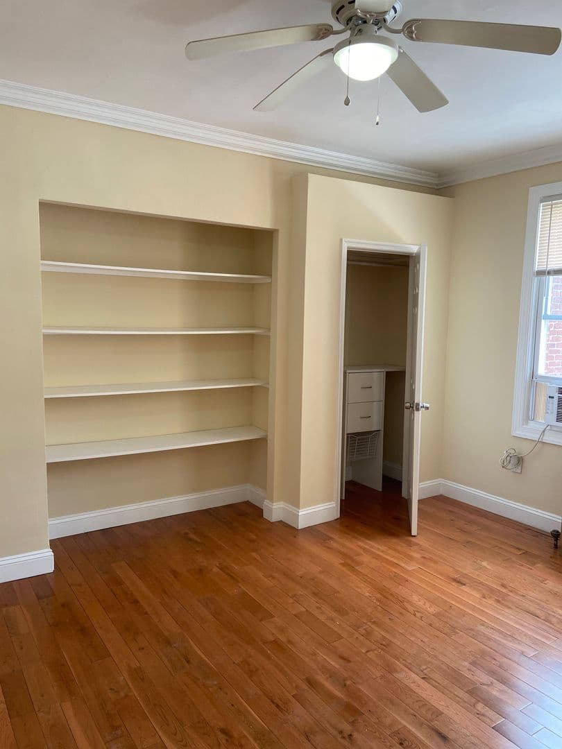 Washington Apartment: 1435 N Street NW