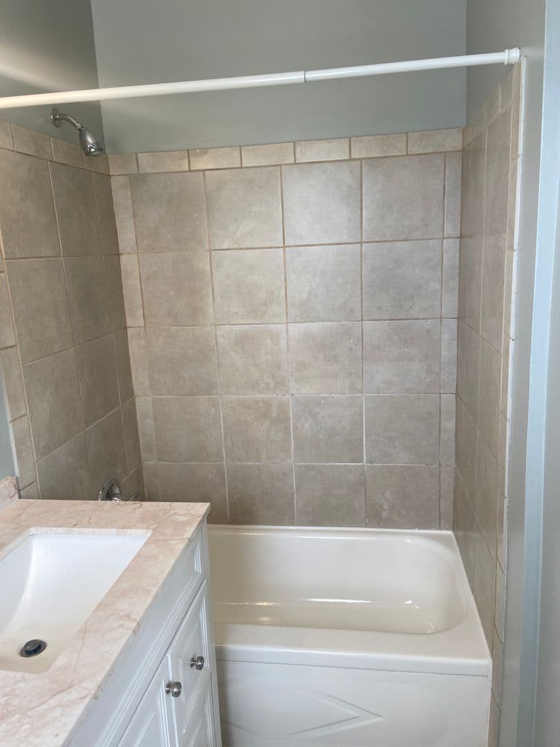 Washington Apartment: 3222-3224 Wisconsin Avenue NW