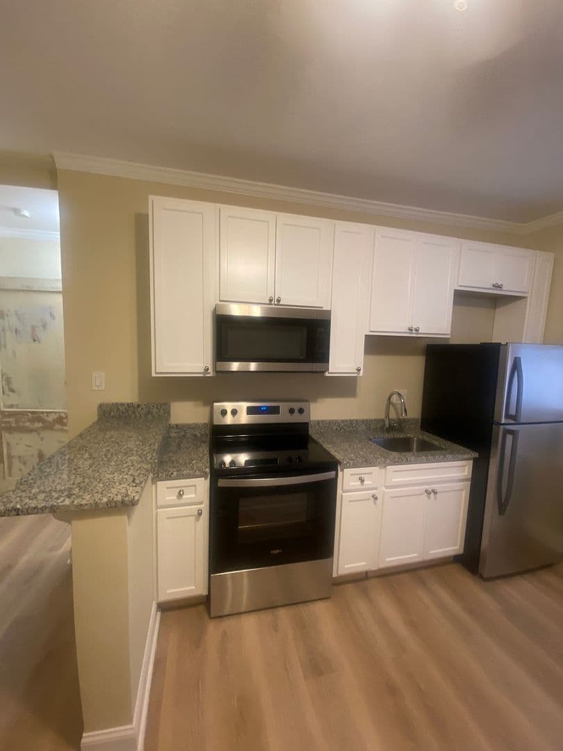 Washington Apartment: 1435 N Street NW