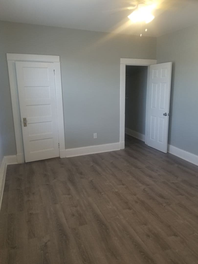 Washington Apartment: 3222-3224 Wisconsin Avenue NW