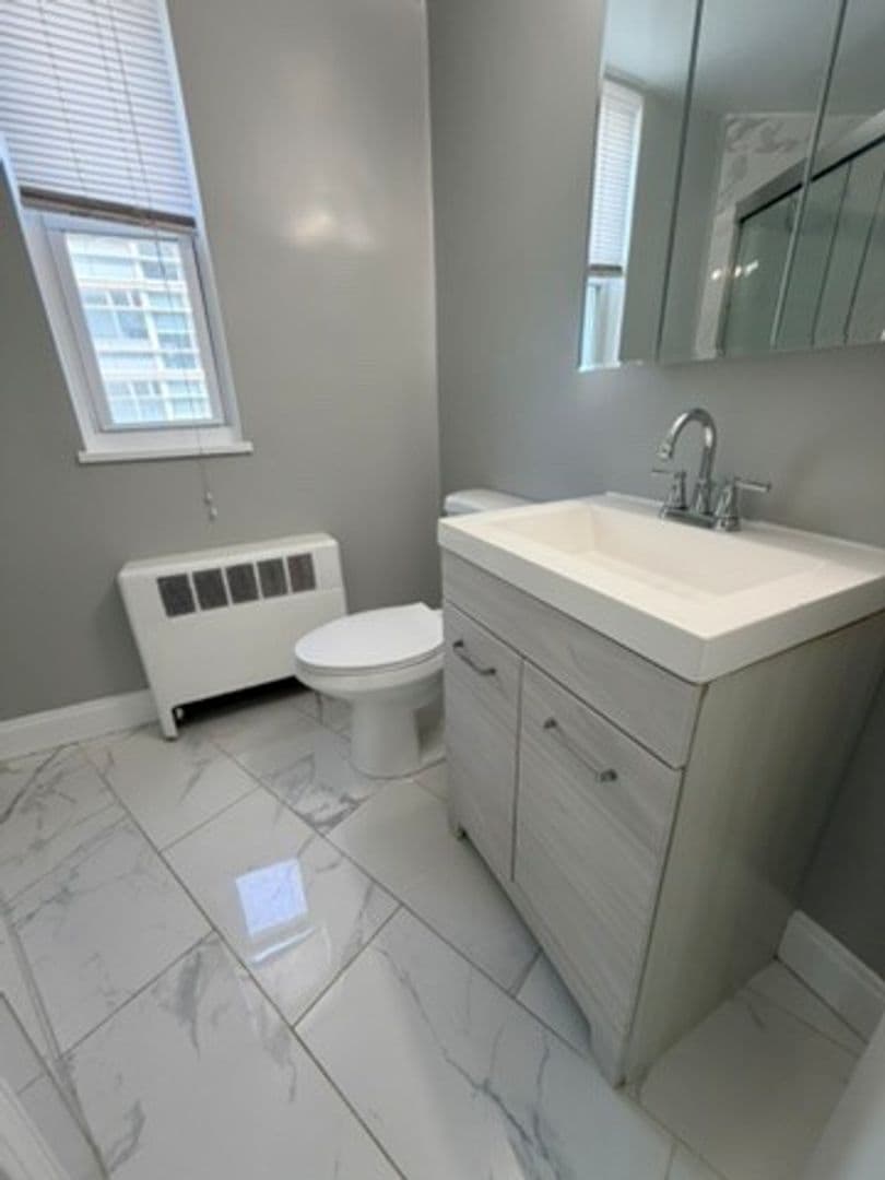 Washington Apartment: 5323 Connecticut Ave NW