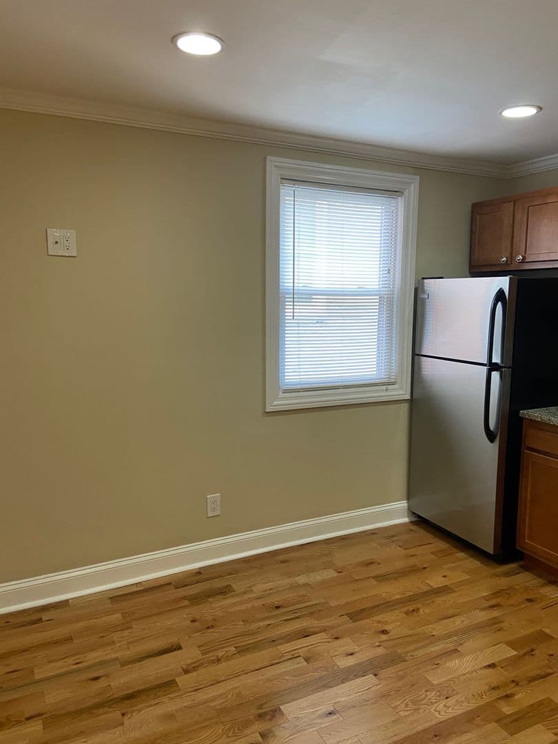 Washington Apartment: 1815 Riggs Place NW