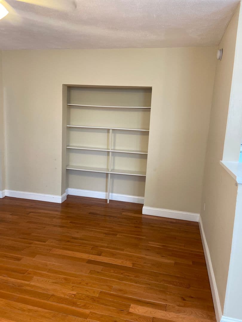 Washington Apartment: 1435 N Street NW