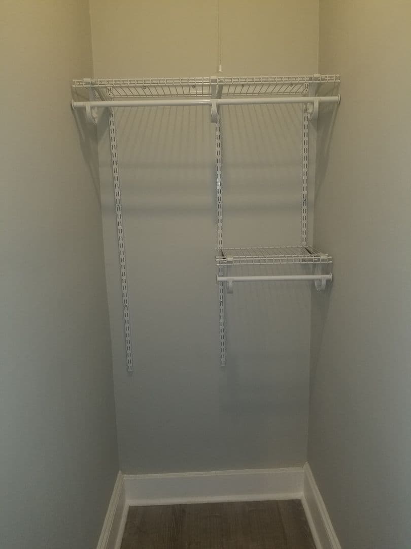 Washington Apartment: 3222-3224 Wisconsin Avenue NW