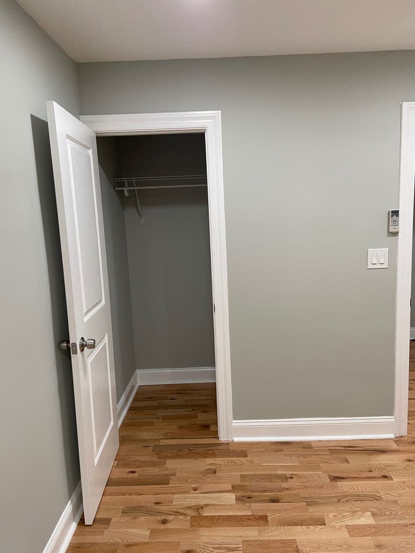 Washington Apartment: 4569 MacArthur Blvd NW