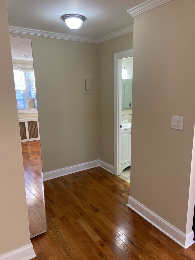 Washington Apartment: 1815 Riggs Place NW