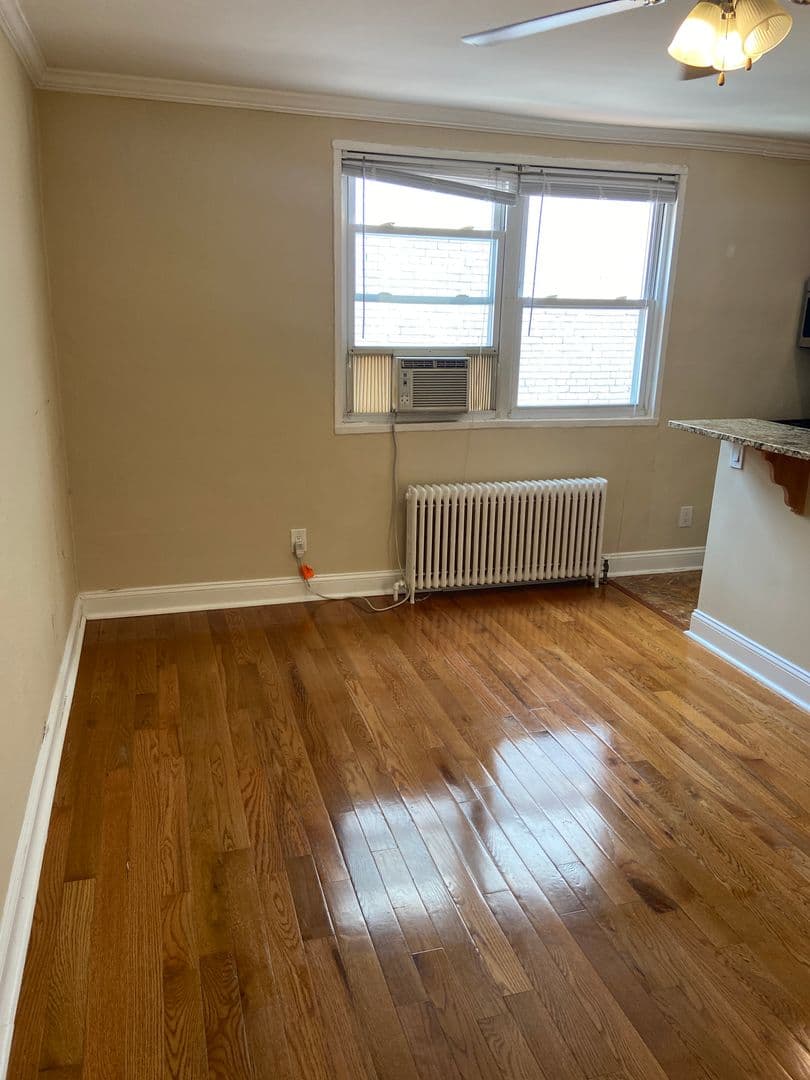 Washington Apartment: 1815 Riggs Place NW