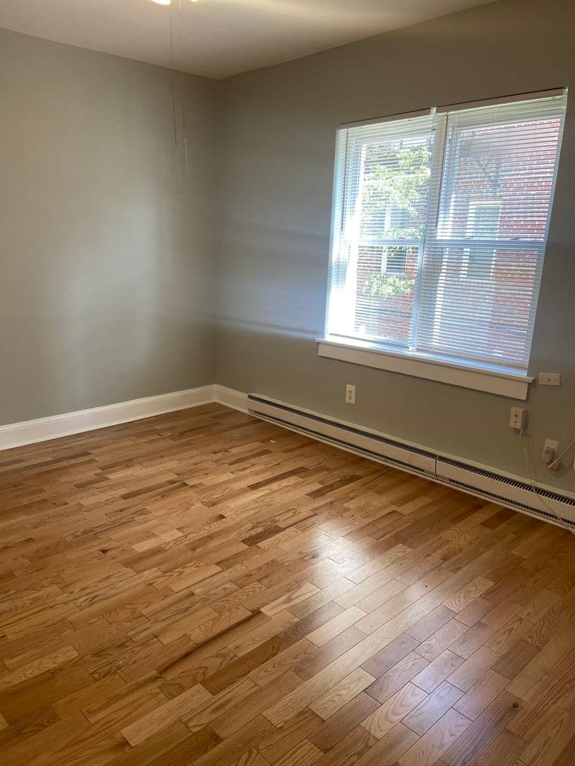 Washington Apartment: 3222-3224 Wisconsin Avenue NW
