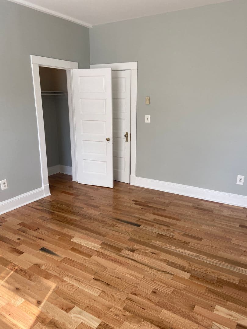 Washington Apartment: 3222-3224 Wisconsin Avenue NW