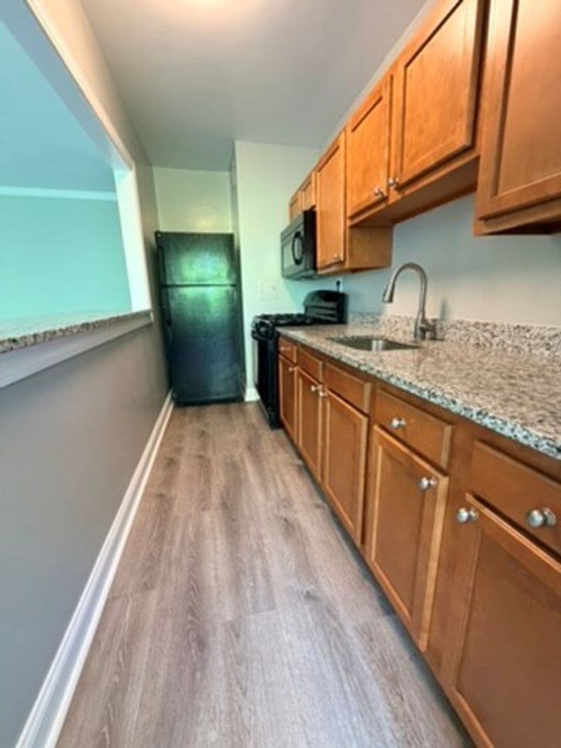 Washington Apartment: 5323 Connecticut Ave NW