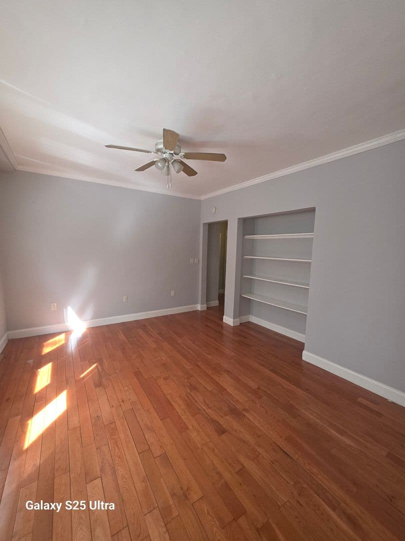 Washington Apartment: 1435 N Street NW