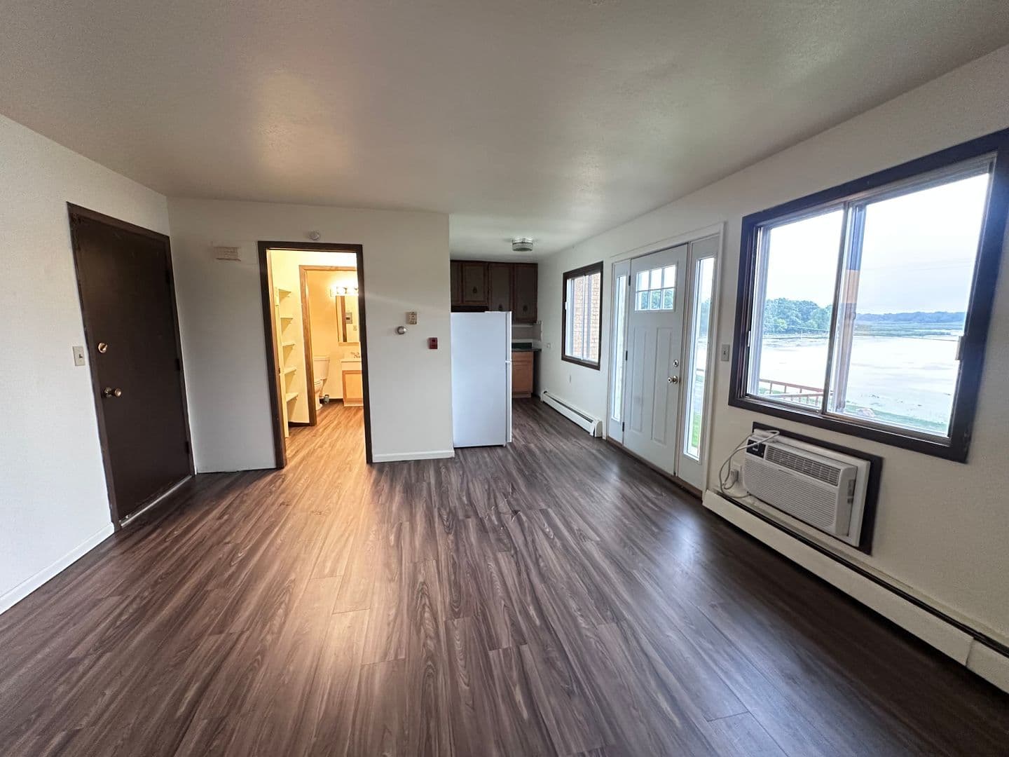 Delavan Apartment: 410 N. Terrace St.