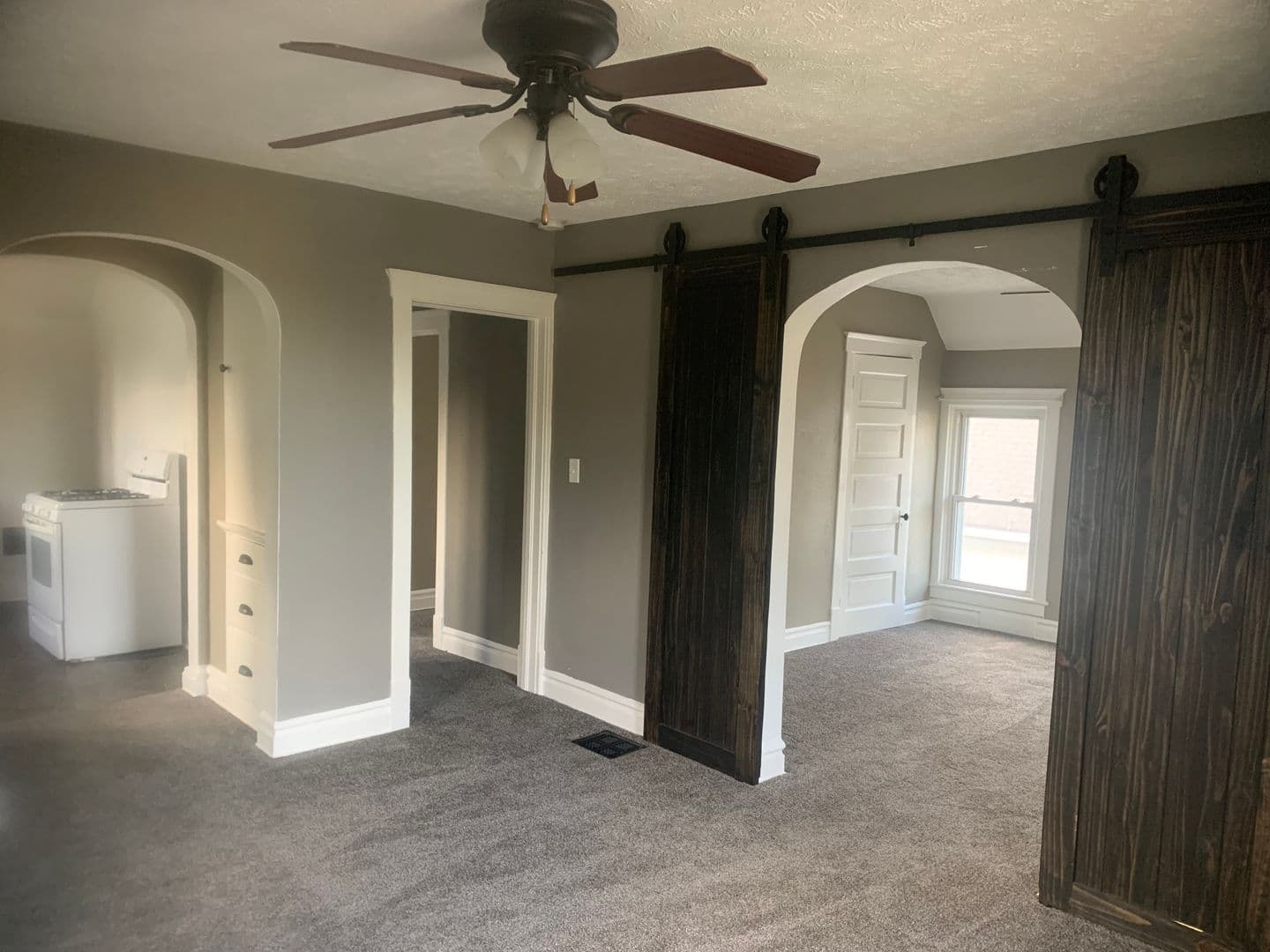 Beloit Apartment: 1122 Bluff St.