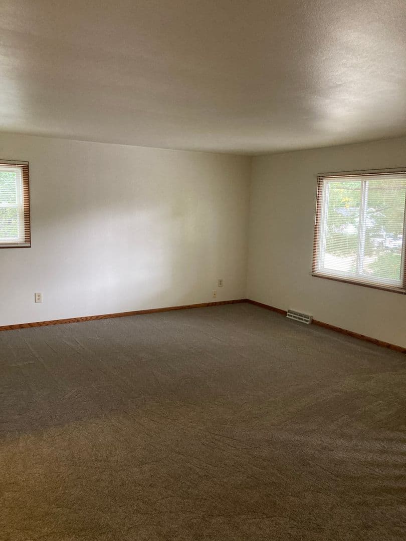 Janesville Apartment: 337-339 Sunset Drive