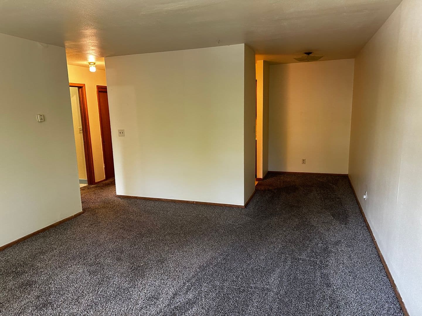 Janesville Apartment: 309 E. Memorial