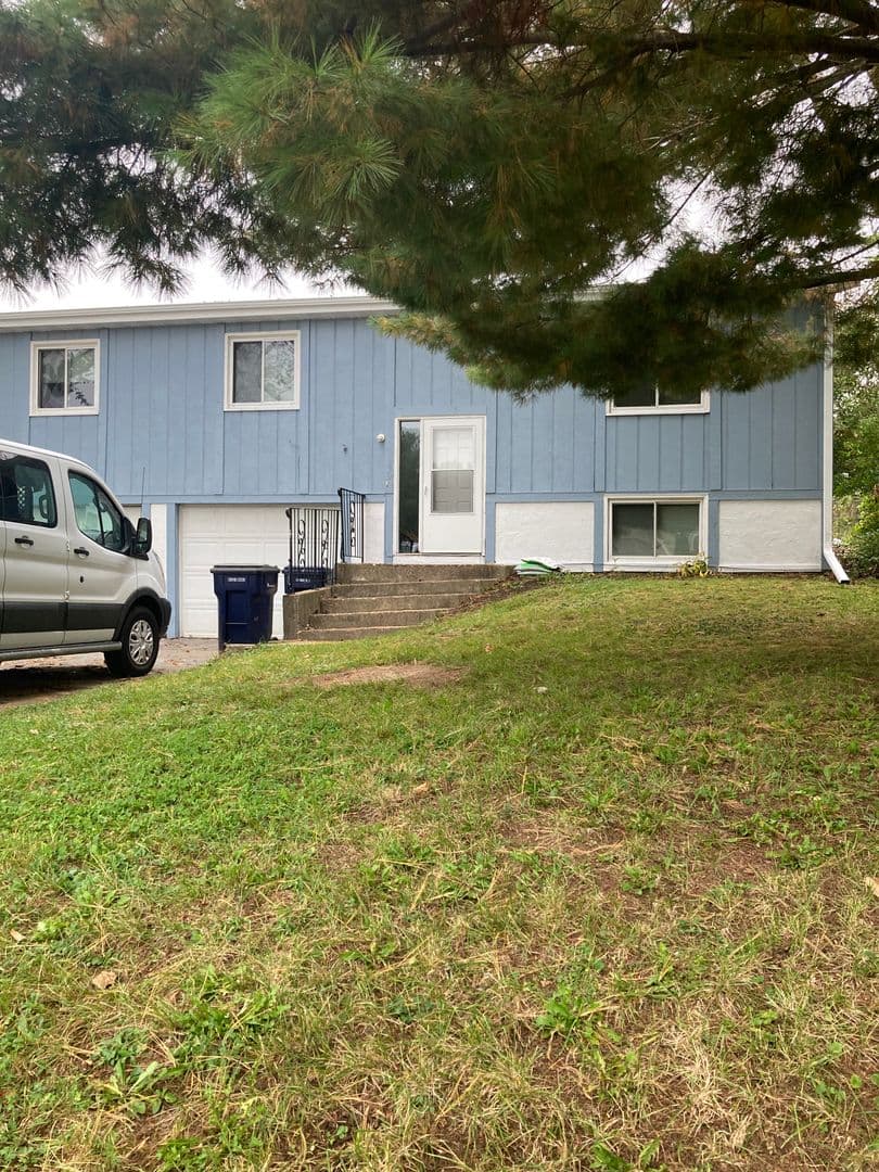 Janesville Apartment: 337-339 Sunset Drive