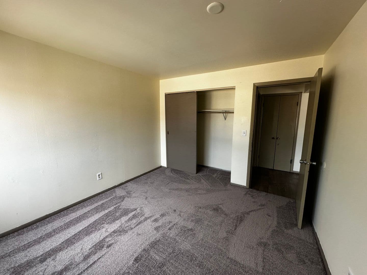Beloit Apartment: 614 Broad St.