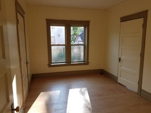 Janesville Apartment: 607-609 E. Milwaukee Street