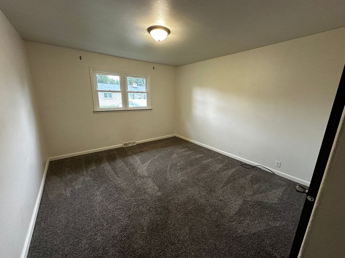 Janesville Apartment: 817-837 Arlington Ct.