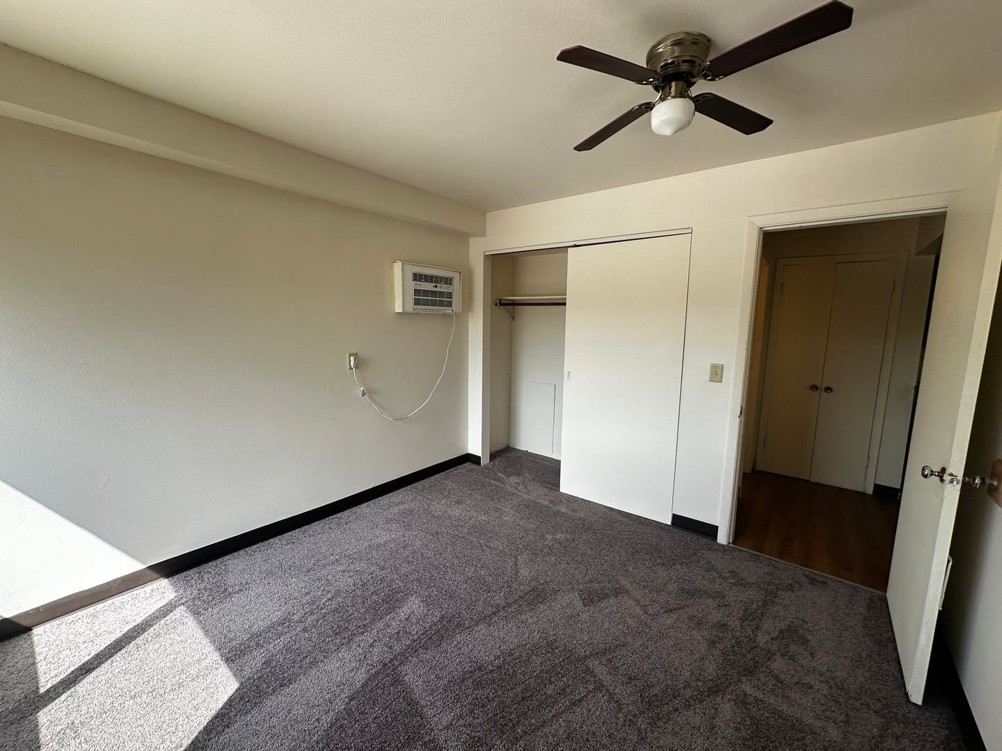 Beloit Apartment: 614 Broad St.