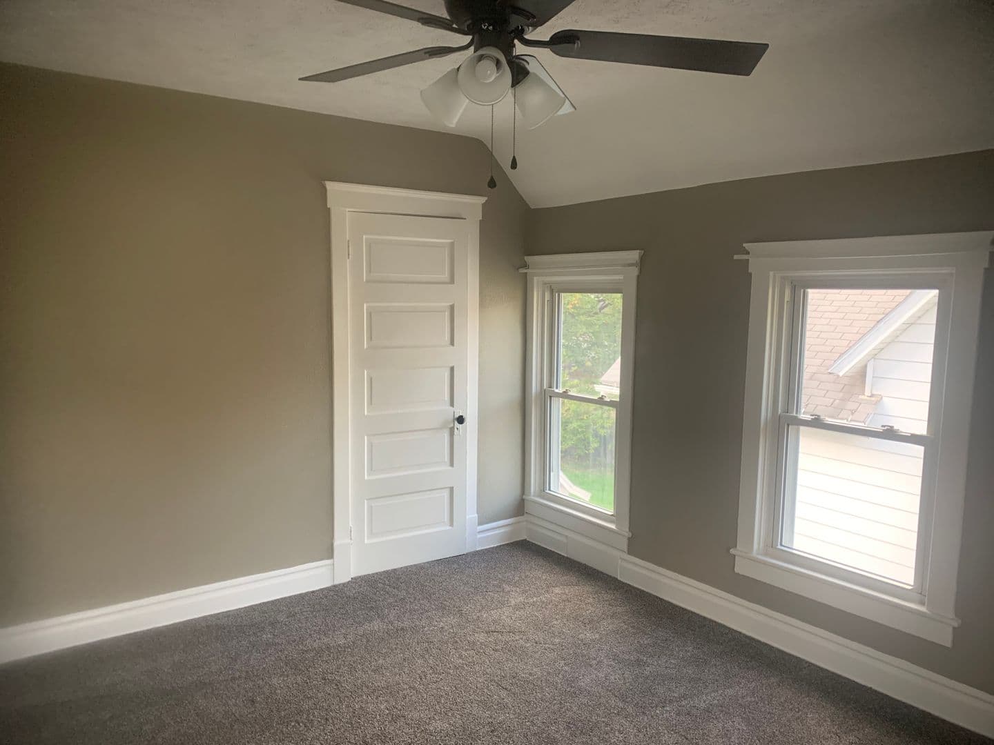 Beloit Apartment: 1122 Bluff St.