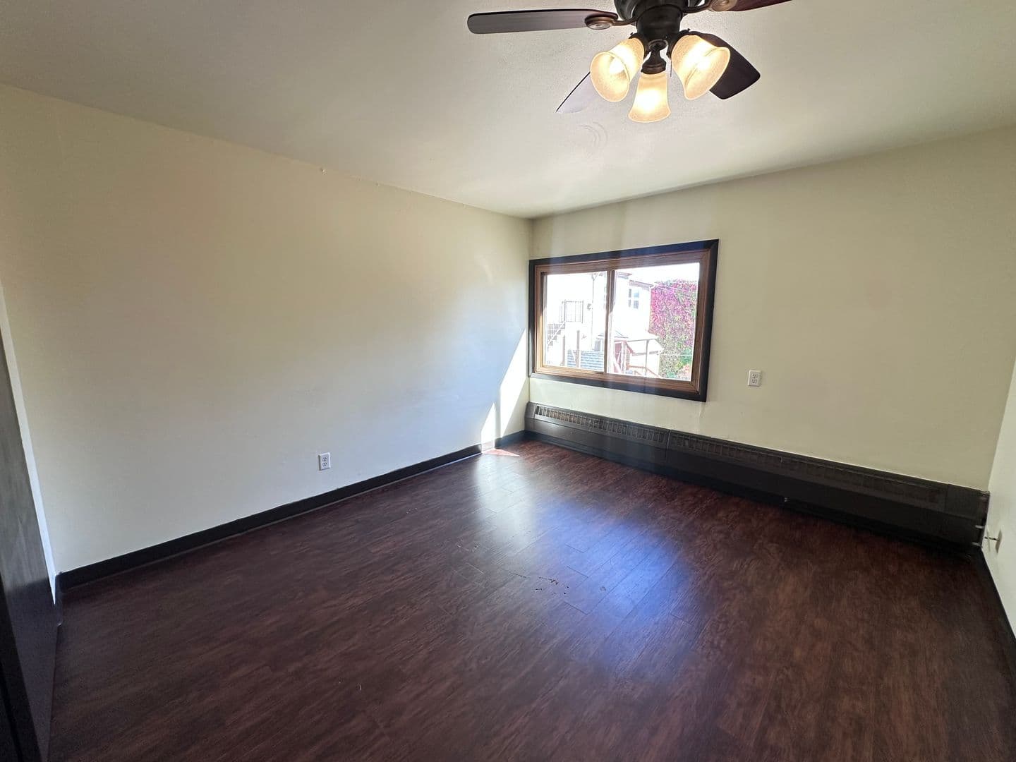 Beloit Apartment: 614 Broad St.
