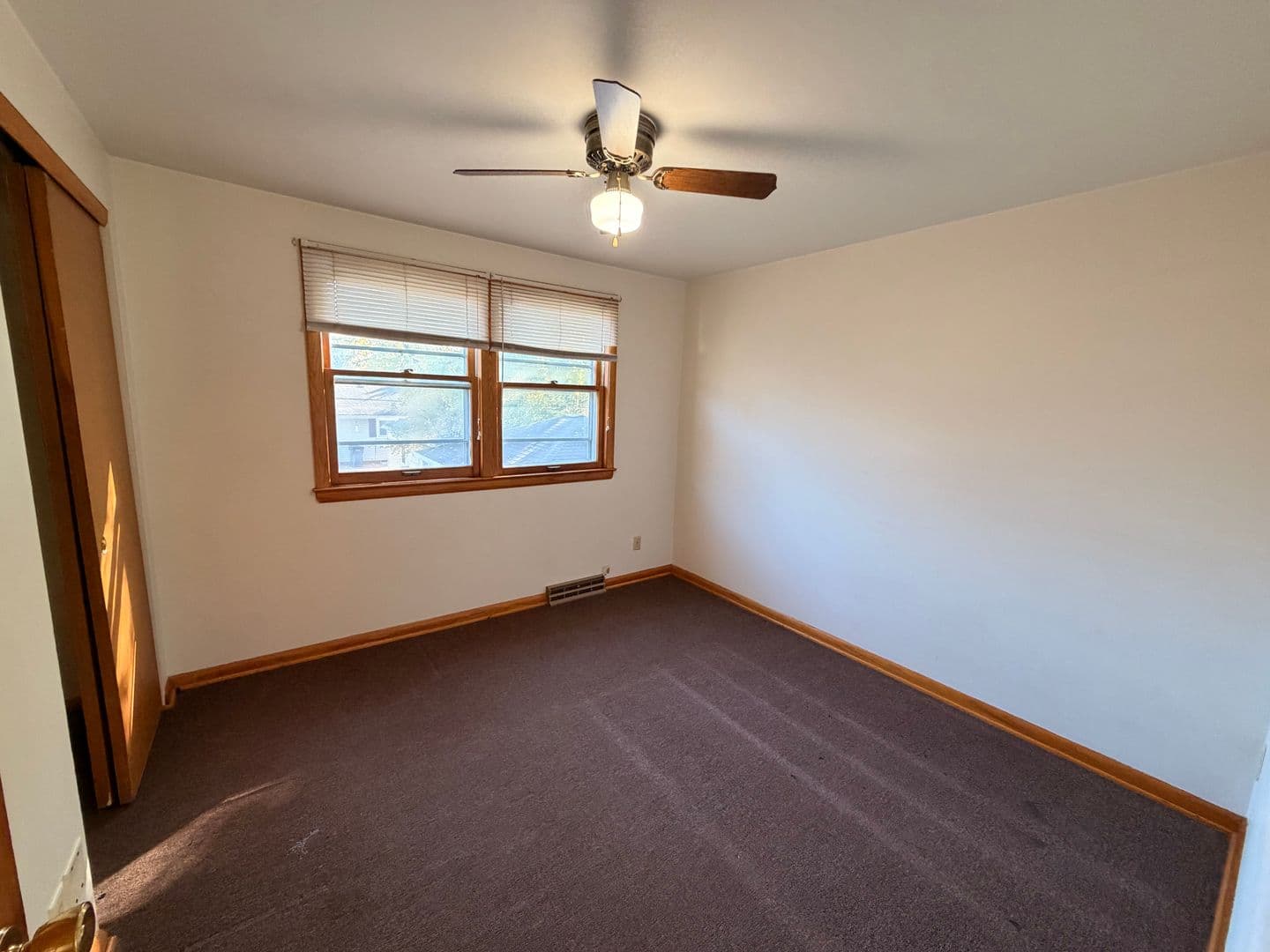Janesville Apartment: 1202 - 1204 Church St.