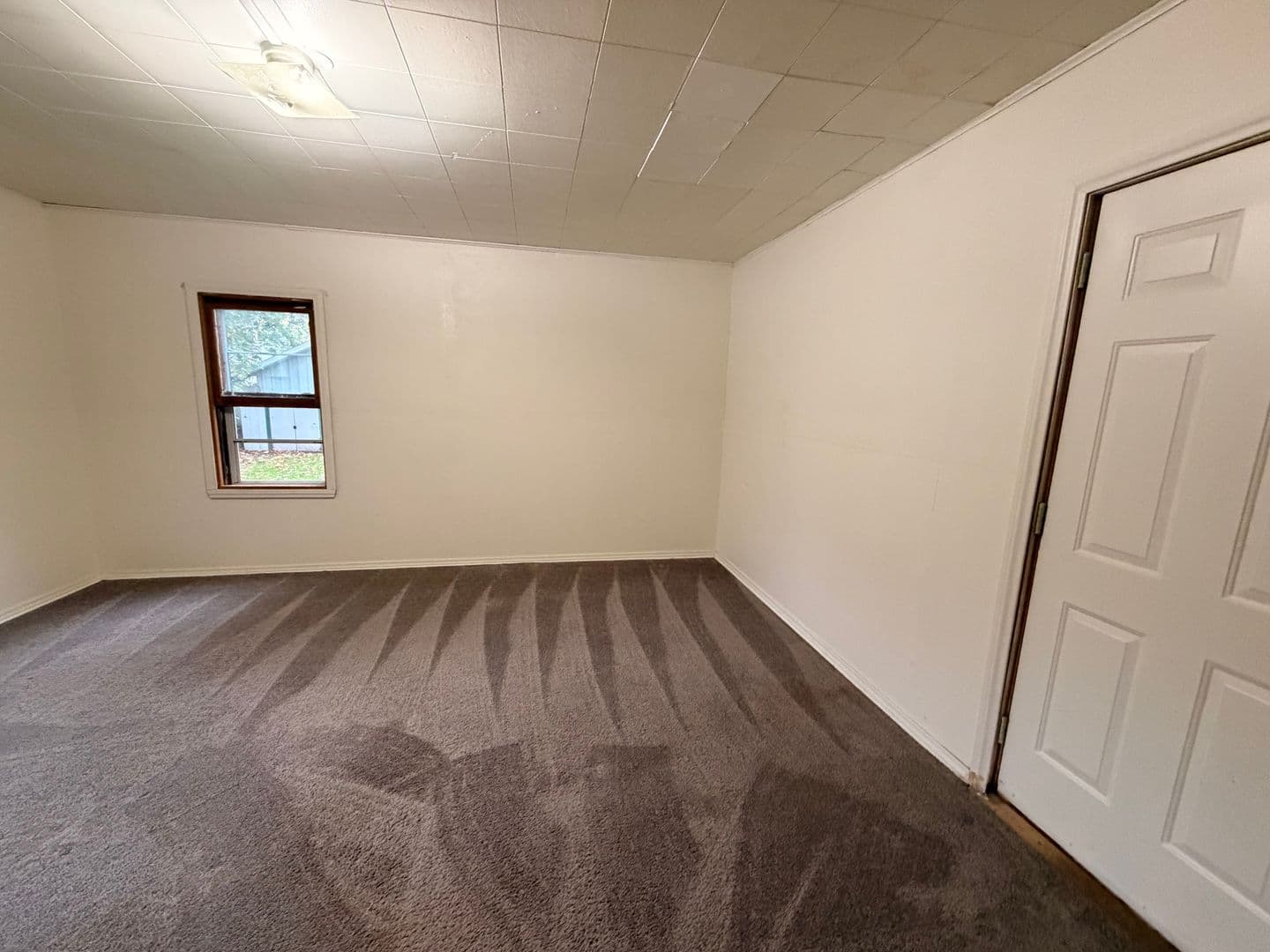 Janesville Apartment: 233 N. Washington St.