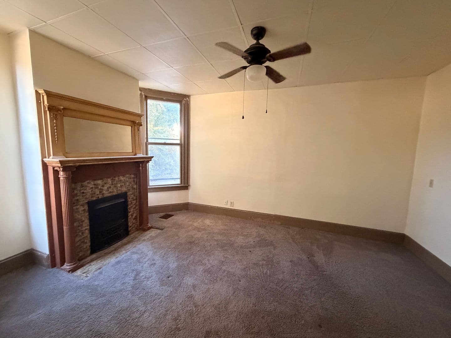 Janesville Apartment: 233 N. Washington St.