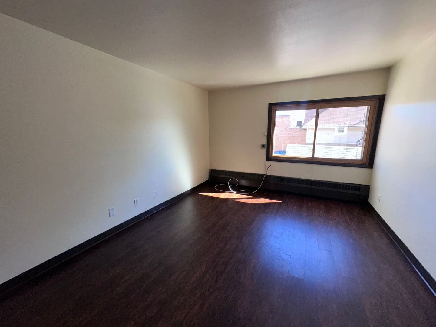 Beloit Apartment: 614 Broad St.