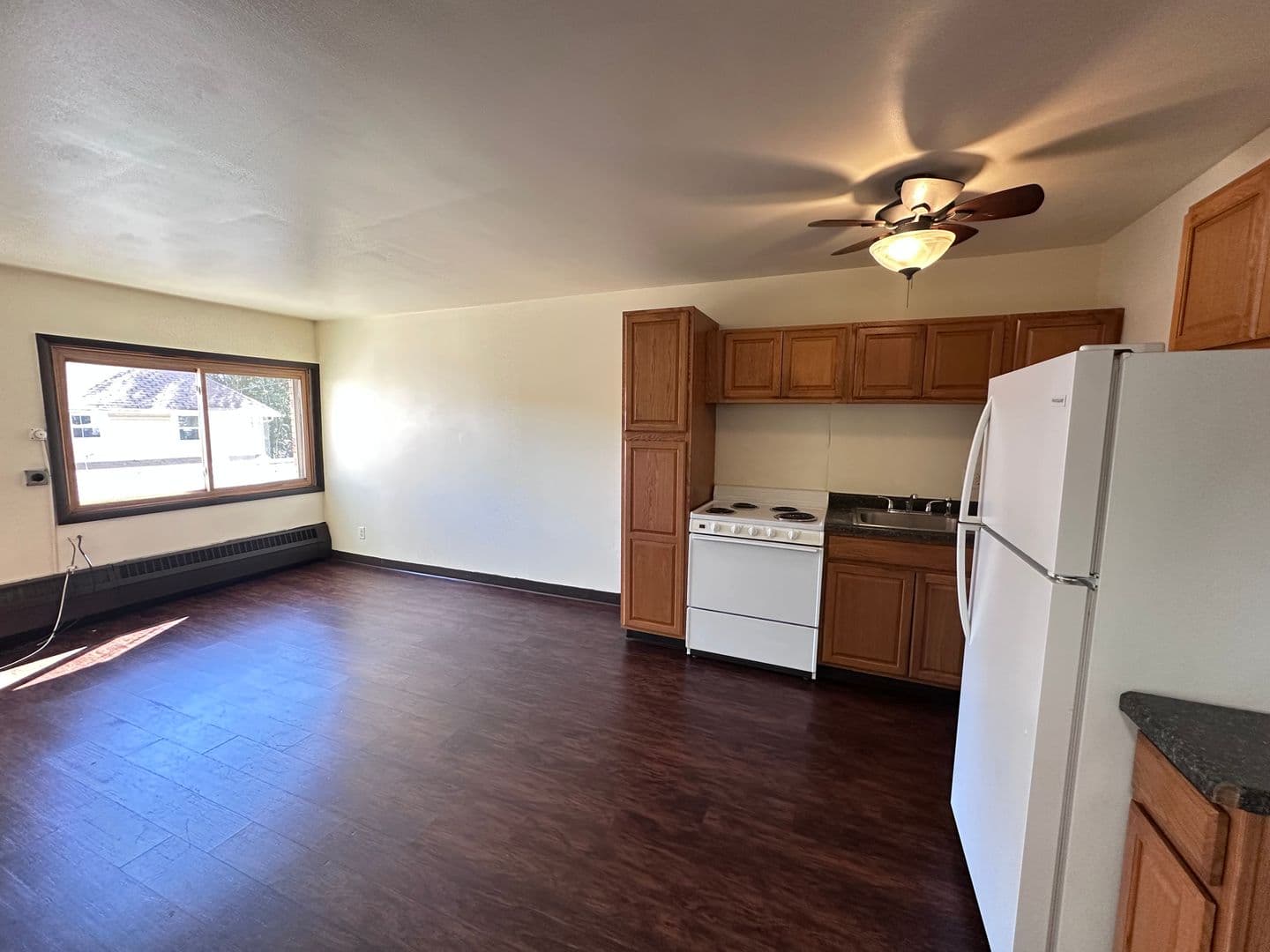 Beloit Apartment: 614 Broad St.