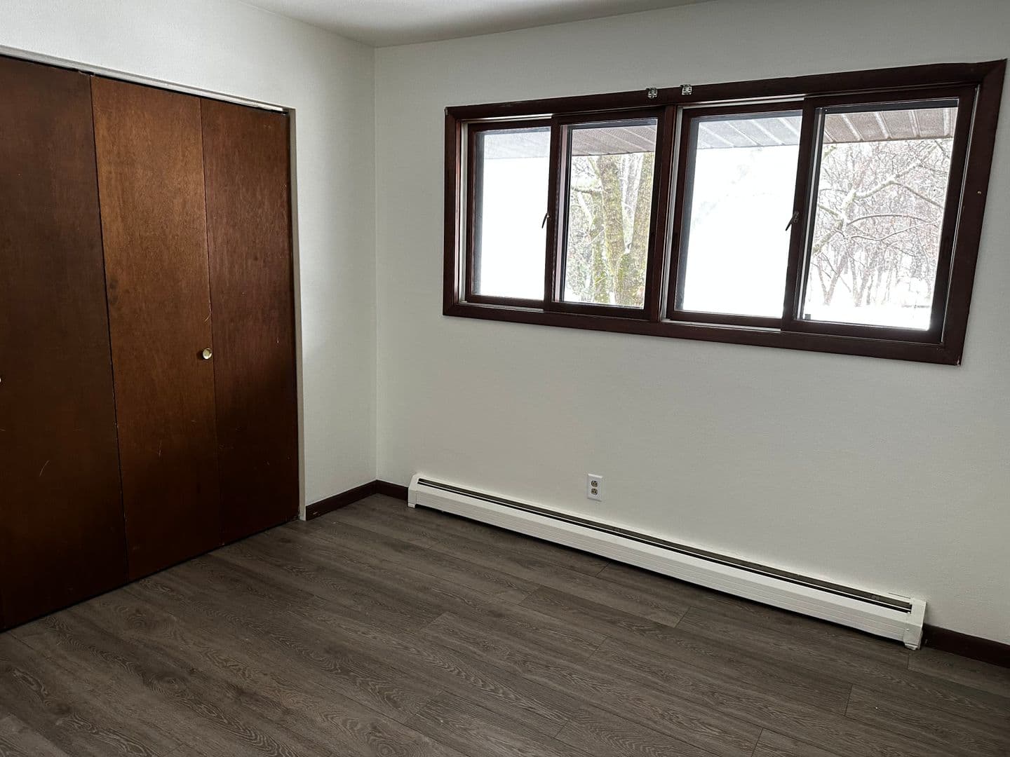 Janesville Apartment: 4722 W. Graham Dr.