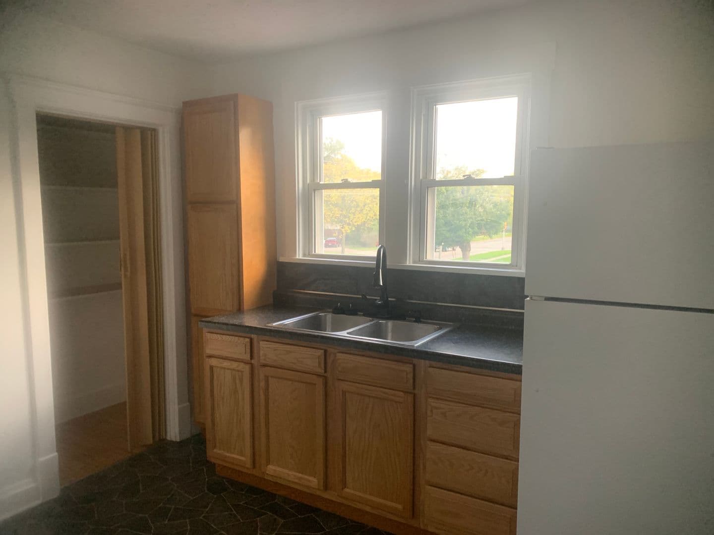 Beloit Apartment: 1122 Bluff St.