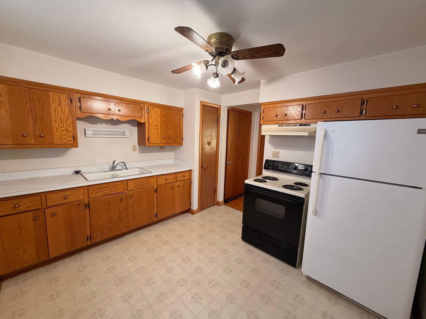 Janesville Apartment: 1202 - 1204 Church St.